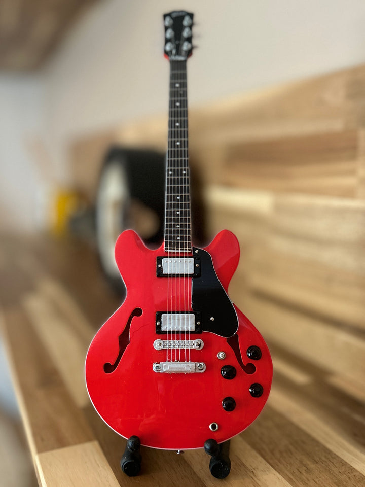 Miniature Guitar - Eric Clapton replica