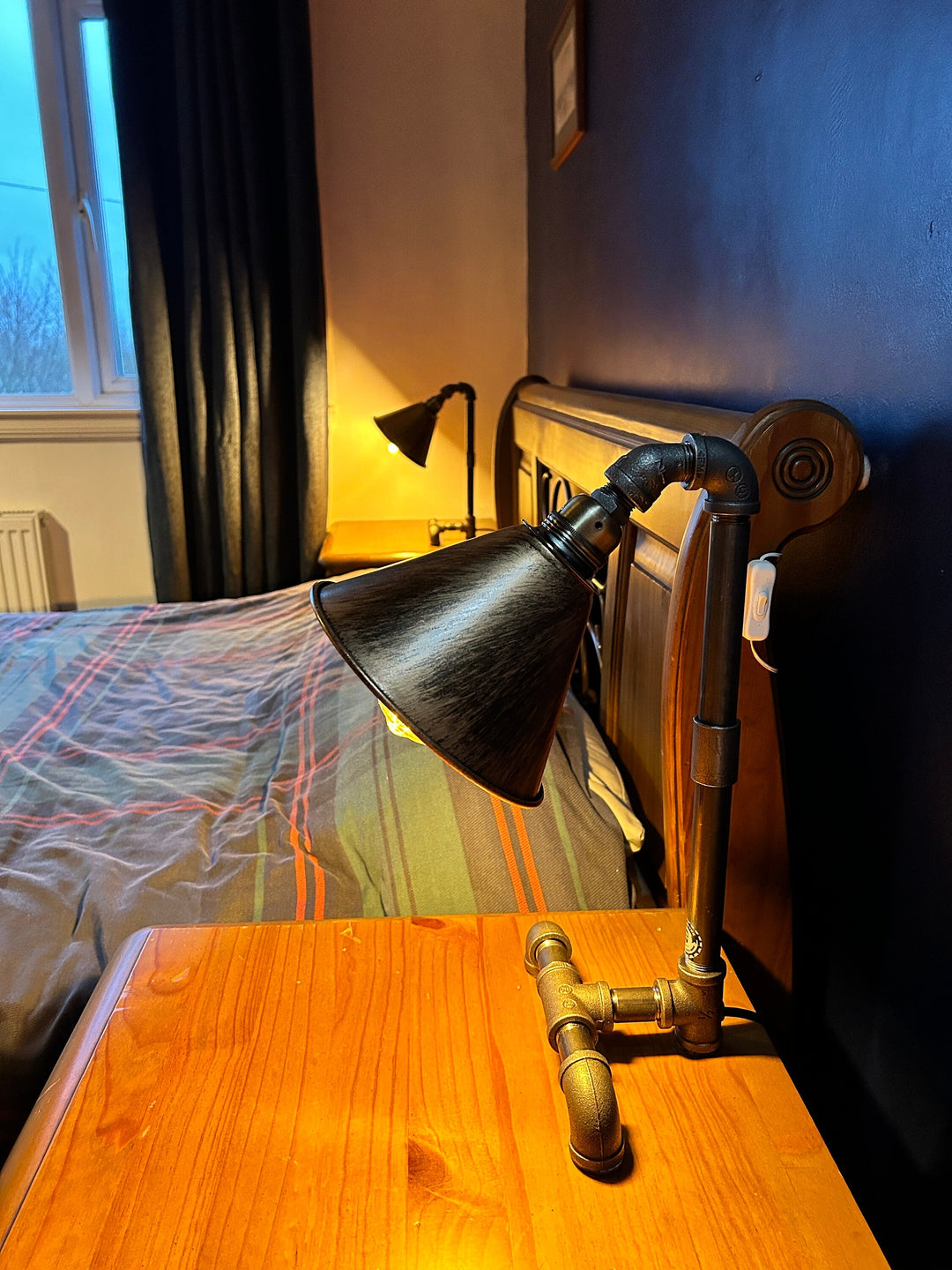 Industrial style compact table lamp